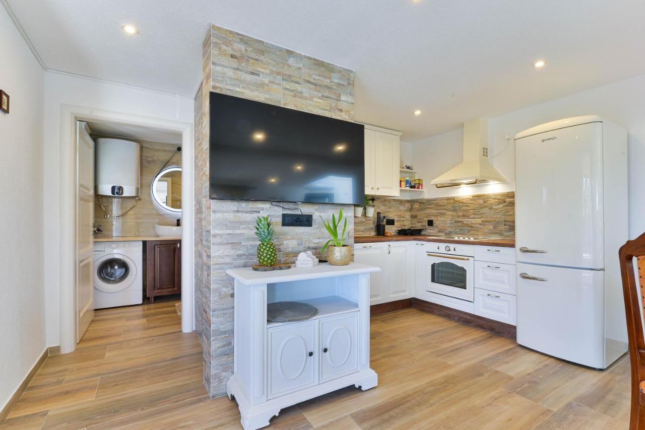 Modern Rustic Villa Kate 本科瓦茨 外观 照片