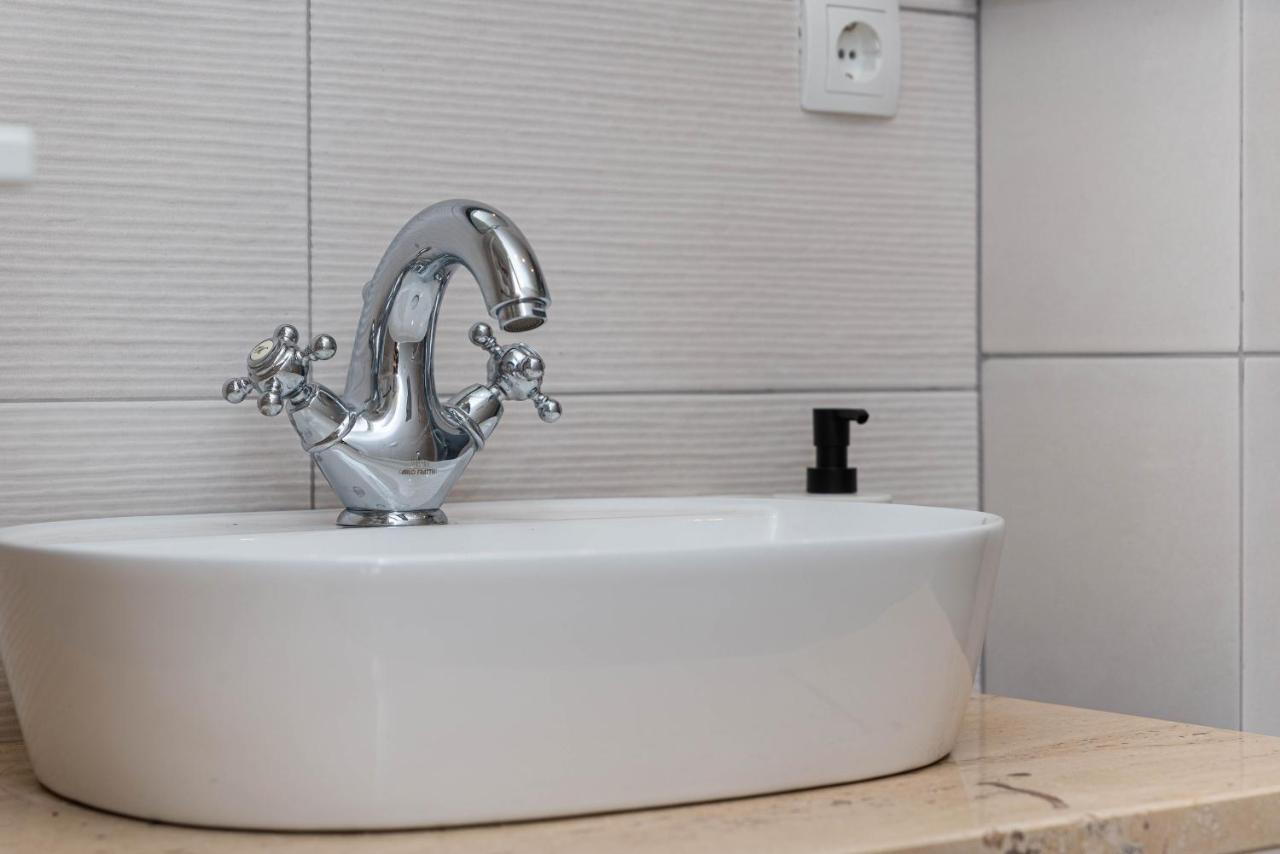 Modern Rustic Villa Kate 本科瓦茨 外观 照片